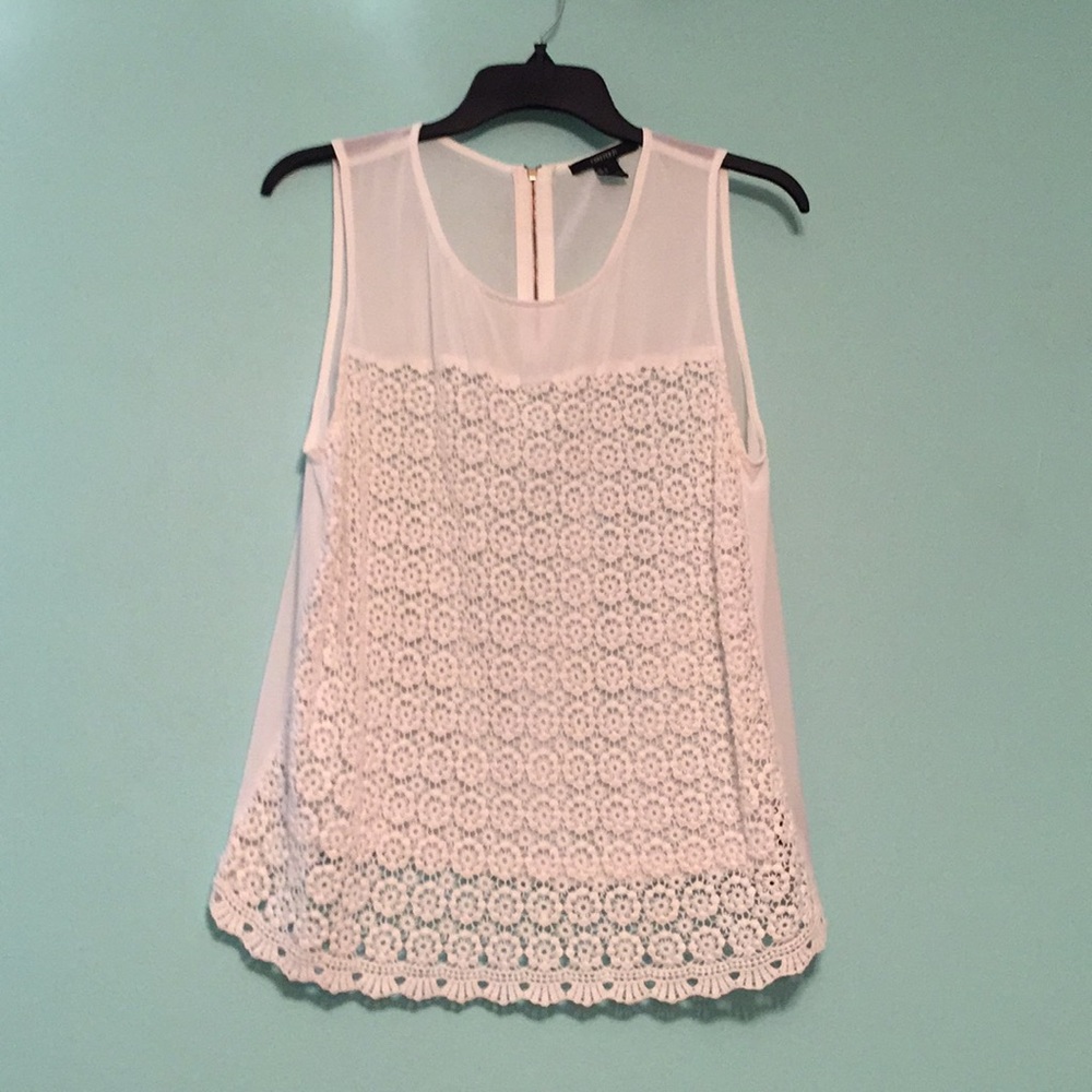 Forever 21 white tank top w/ floral lace